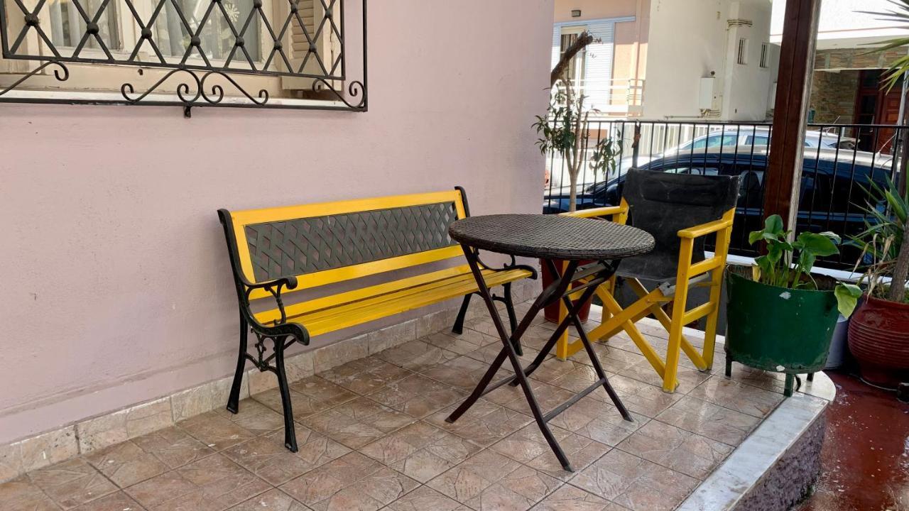 Lovely Place With Veranda Apartment Larissa Exterior foto