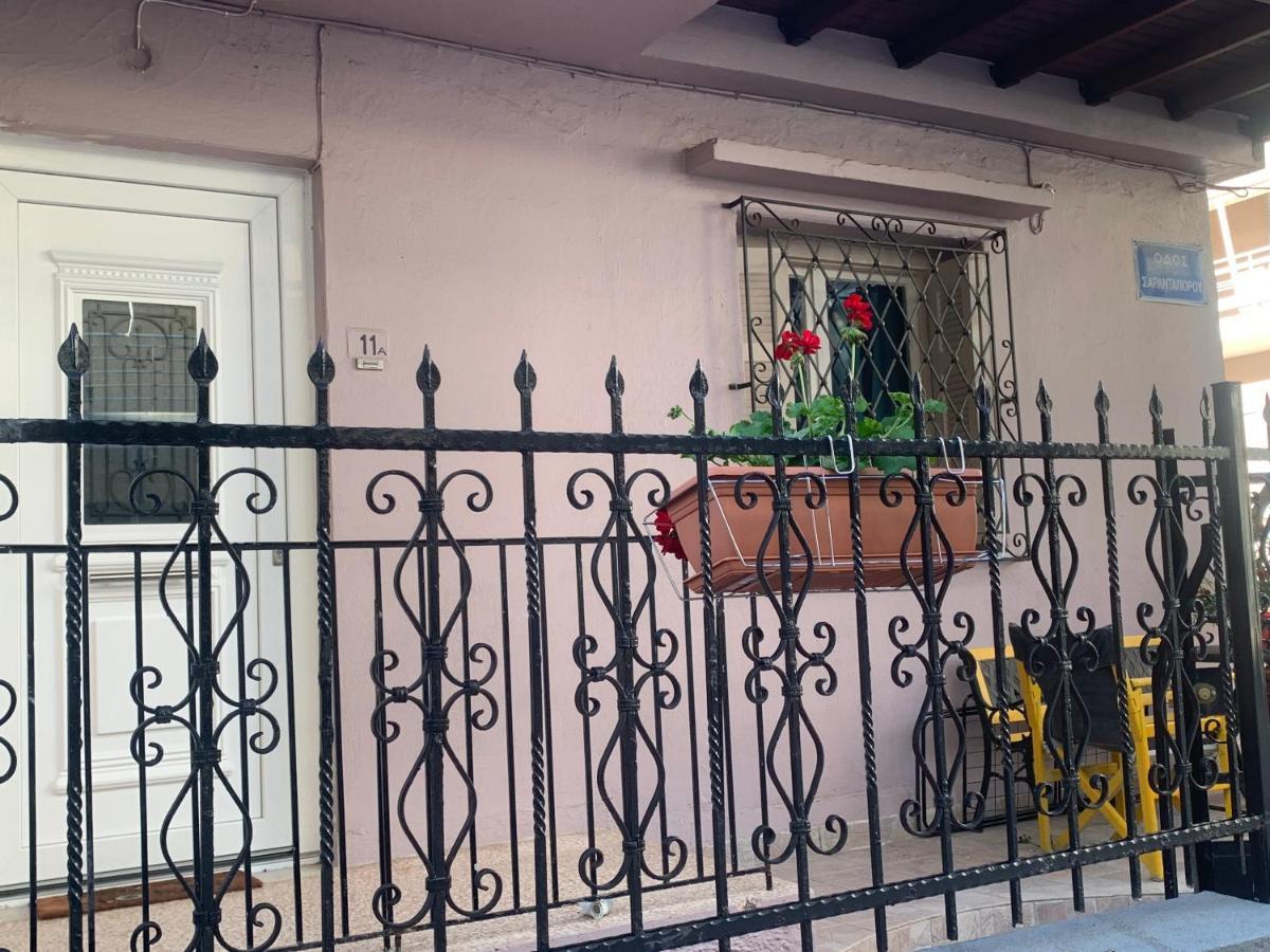 Lovely Place With Veranda Apartment Larissa Exterior foto